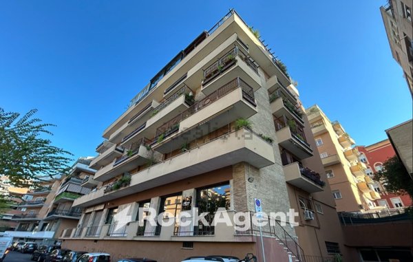 appartamento in vendita a Roma in zona Tor di Quinto