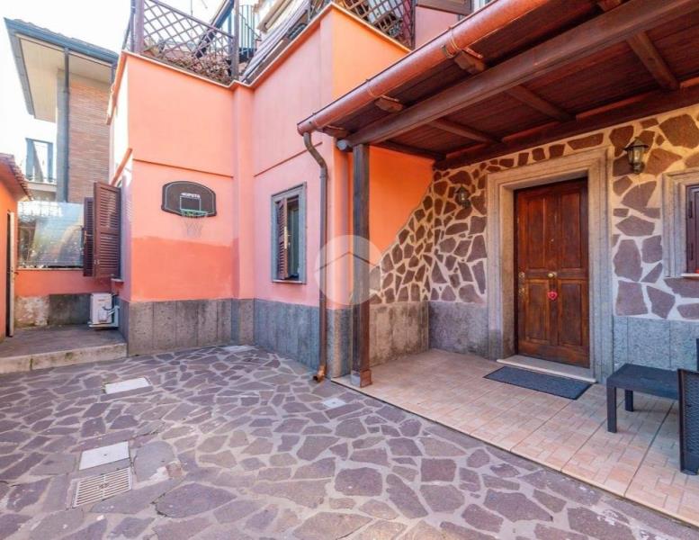 appartamento in vendita a Roma in zona Borghesiana