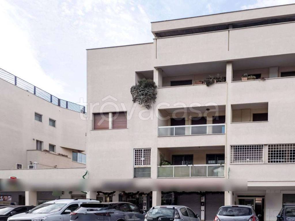 appartamento in vendita a Roma in zona Acilia
