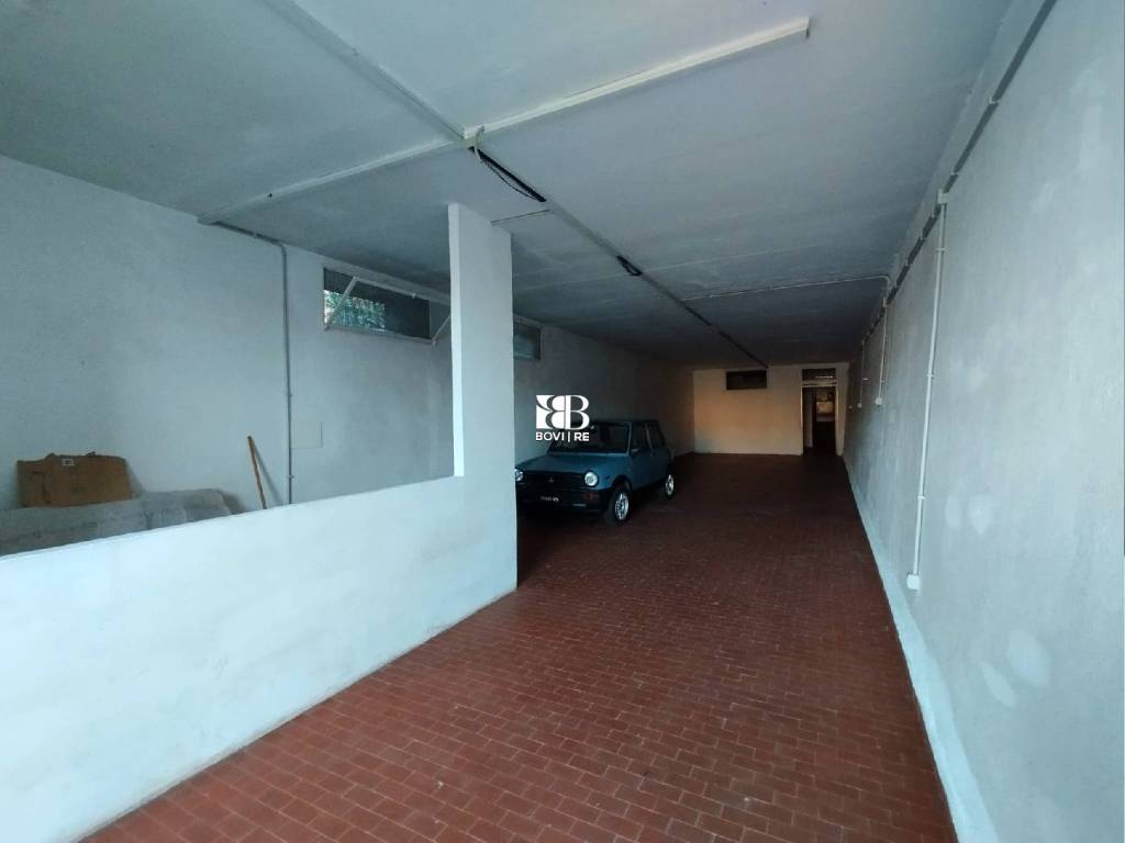 negozio in vendita a Roma in zona Massimina/Casal Lumbroso