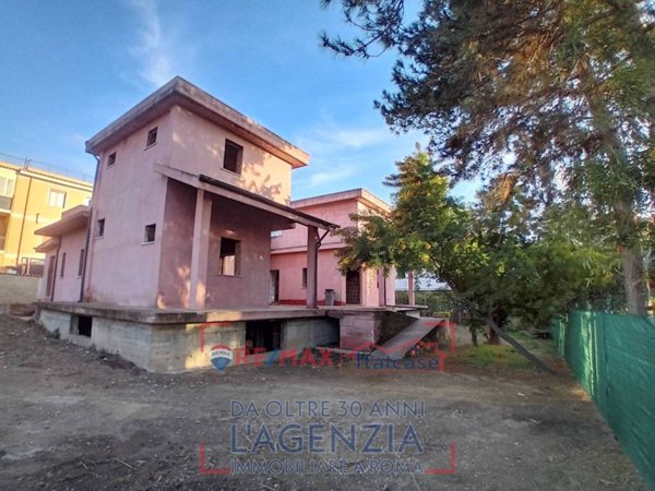 casa indipendente in vendita a Roma in zona Massimina/Casal Lumbroso