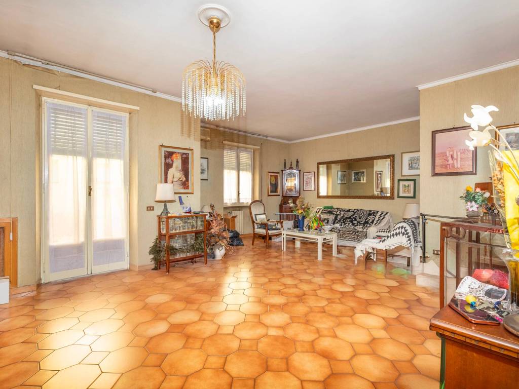 appartamento in vendita a Roma in zona Don Bosco