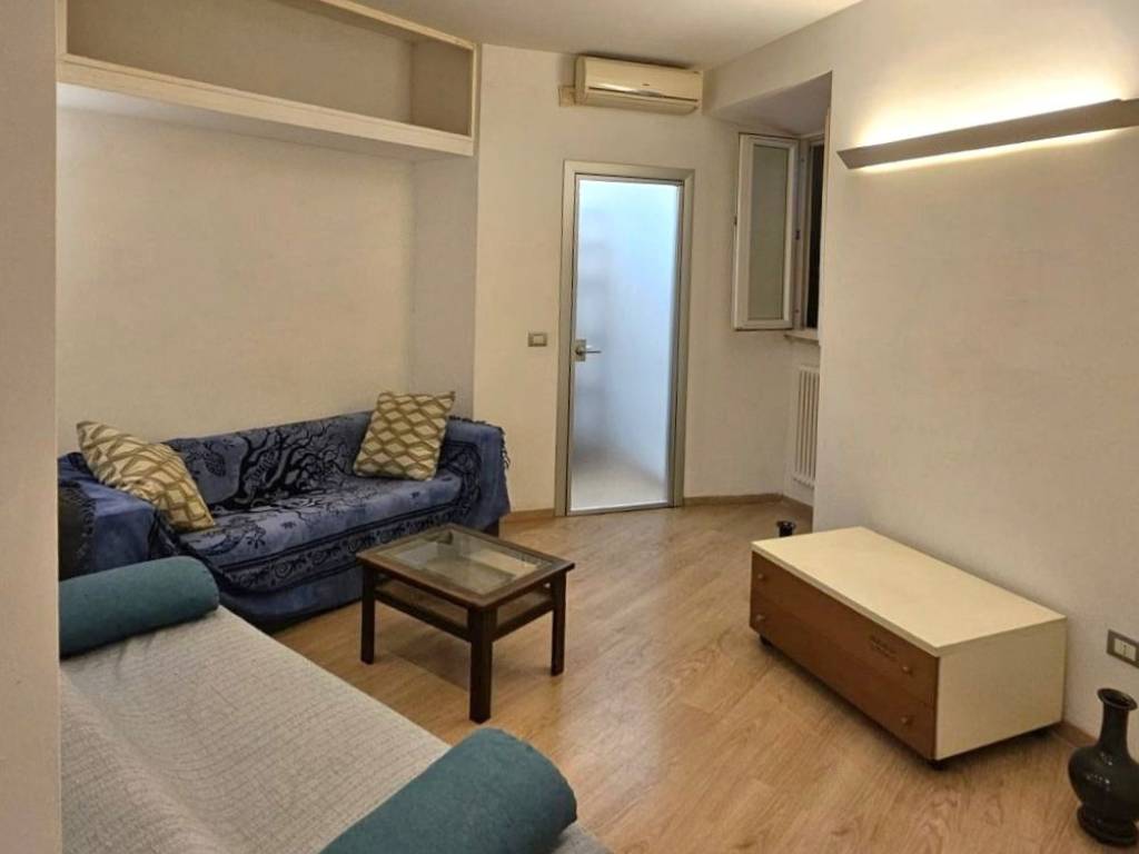 appartamento in vendita a Roma in zona Tuscolano