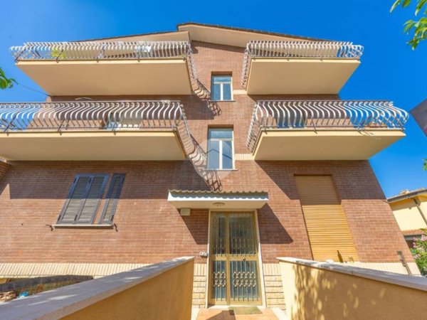 appartamento in vendita a Roma in zona Castelverde