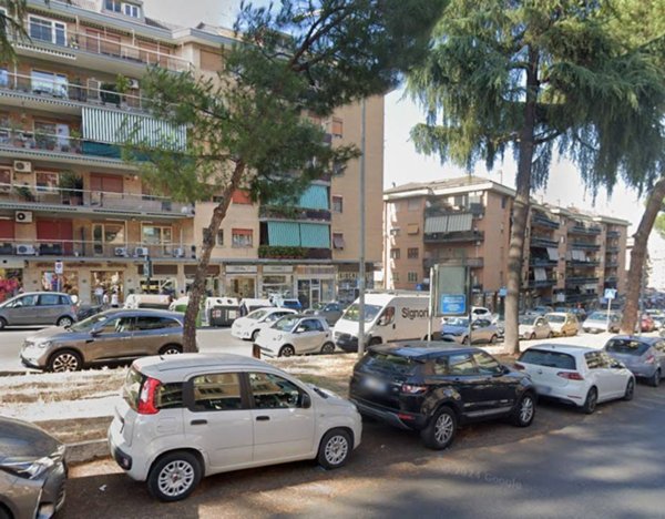 negozio in vendita a Roma in zona Monte Sacro/Talenti