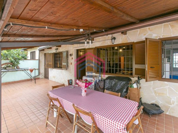 casa indipendente in vendita a Roma in zona Cinecittà