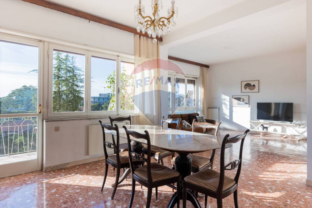 appartamento in vendita a Roma in zona Ardeatino