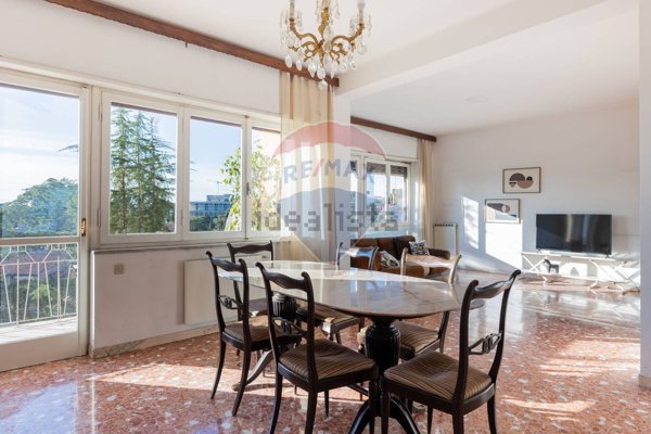 appartamento in vendita a Roma in zona Ardeatino