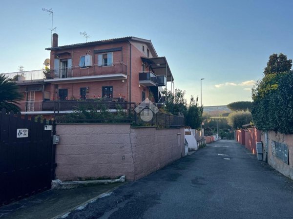 appartamento in vendita a Roma in zona Corviale