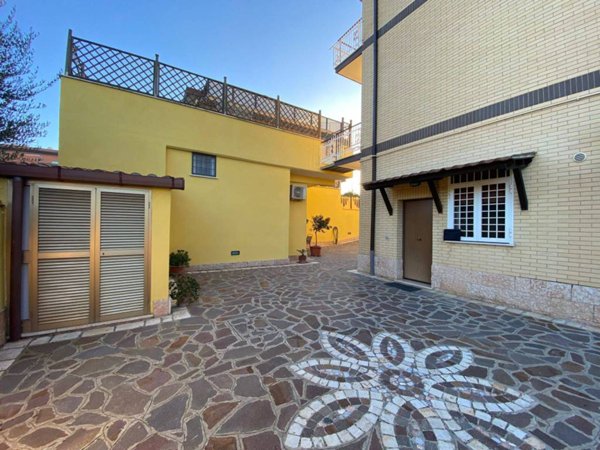 appartamento in vendita a Roma in zona Massimina/Casal Lumbroso