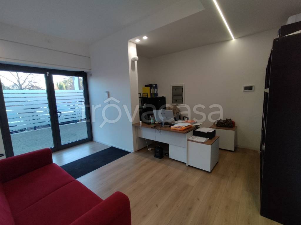 ufficio in vendita a Roma in zona Tor Vergata/Torrenova