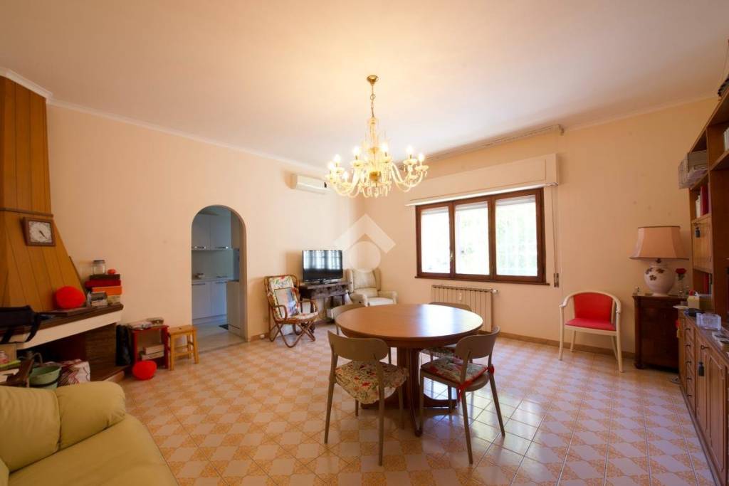 appartamento in vendita a Roma in zona Ostia