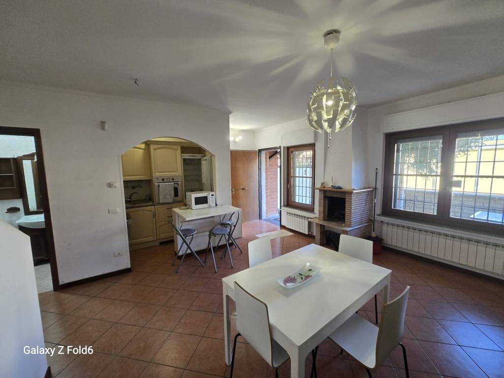 casa indipendente in vendita a Roma in zona Ostia Antica