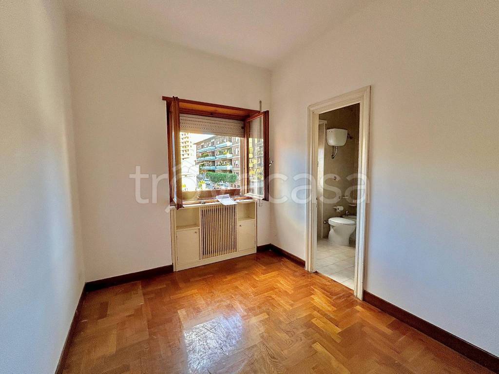 appartamento in vendita a Roma in zona Axa