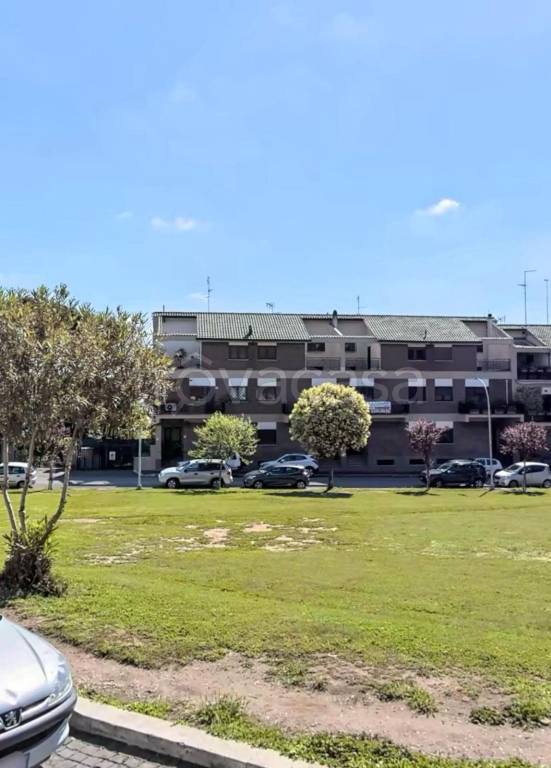 appartamento in vendita a Roma in zona Axa