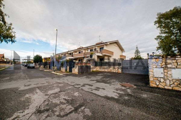 casa indipendente in vendita a Roma in zona Portuense
