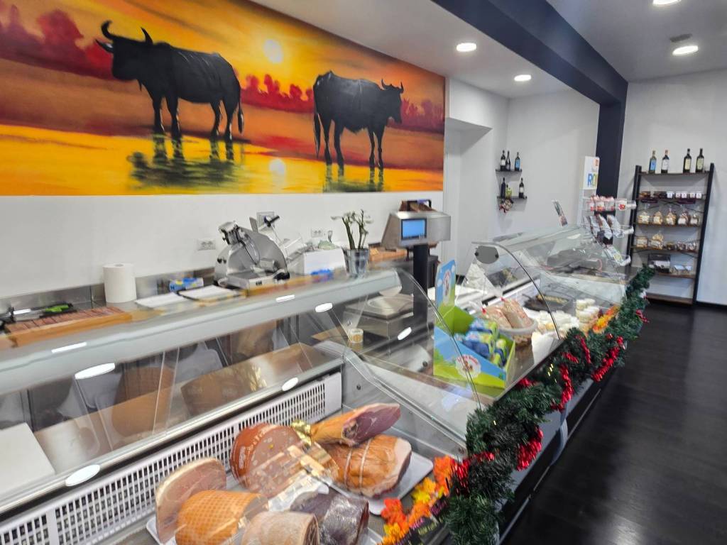 negozio in vendita a Roma in zona Portuense