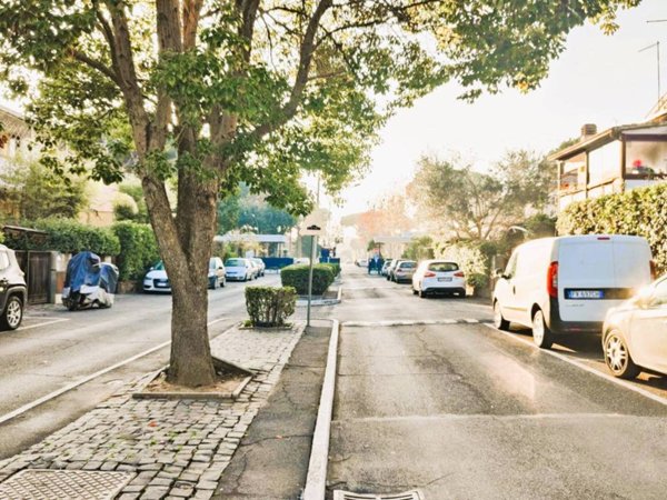 appartamento in vendita a Roma in zona Casal Palocco
