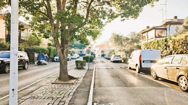 appartamento in vendita a Roma in zona Casal Palocco