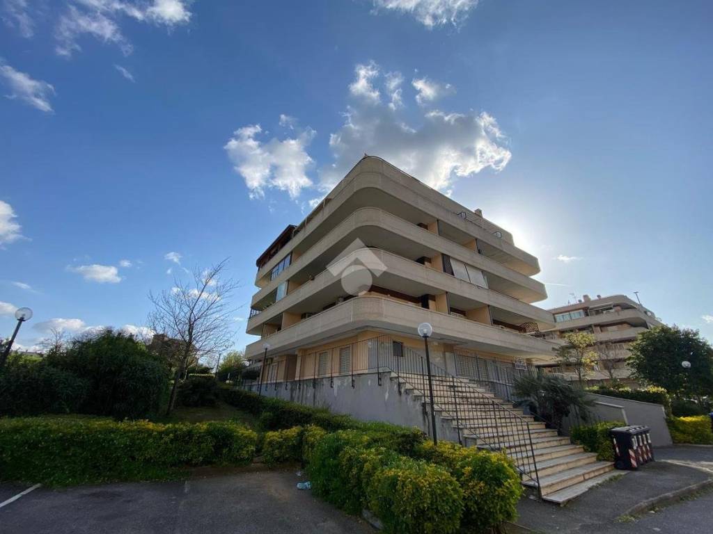 appartamento in vendita a Roma in zona Ponte di Nona