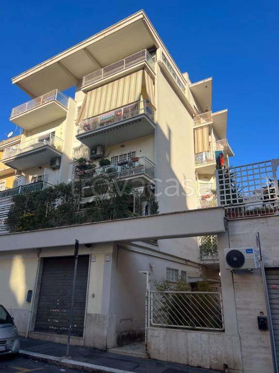 appartamento in vendita a Roma in zona Gianicolense