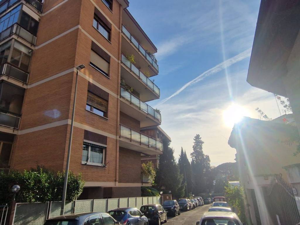 appartamento in vendita a Roma in zona Della Vittoria