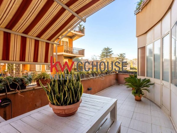 appartamento in vendita a Roma in zona Gianicolense