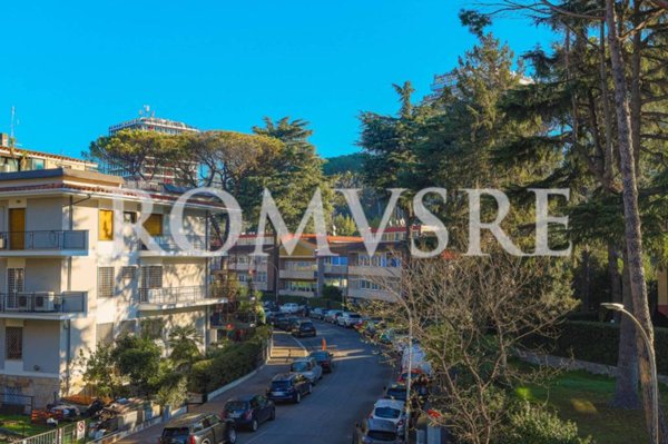 appartamento in vendita a Roma in zona EUR