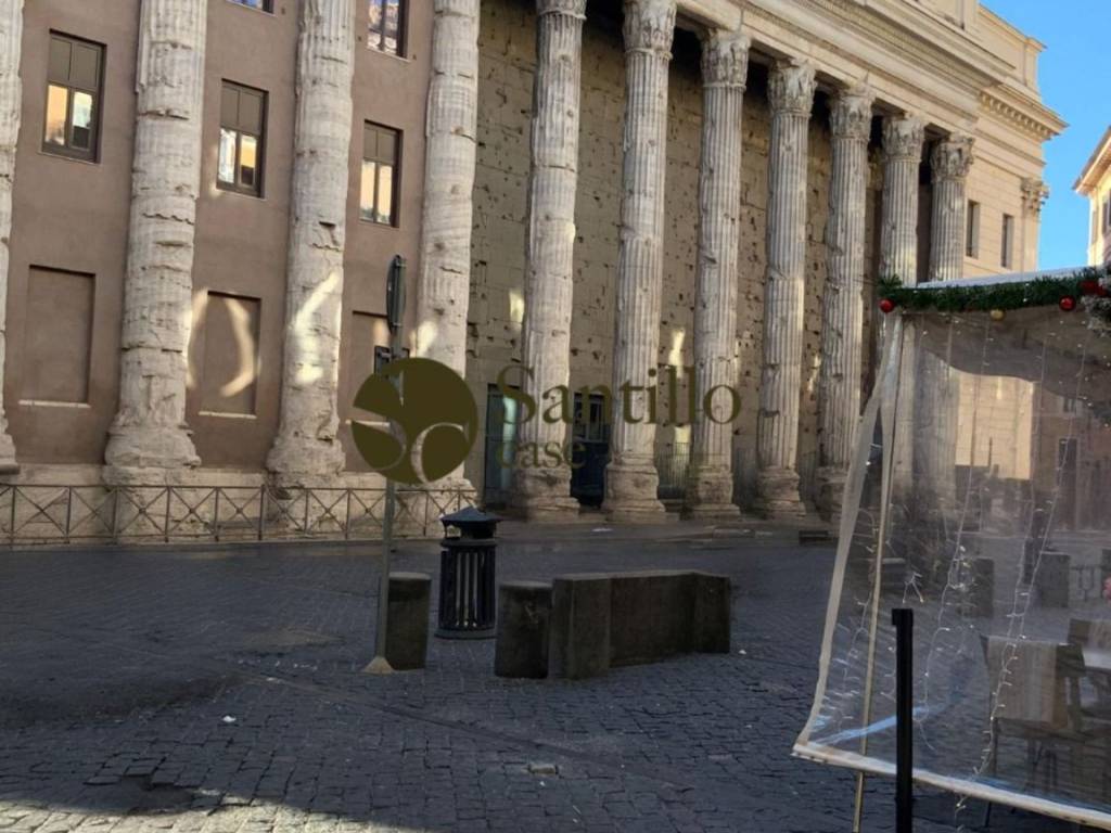 negozio in vendita a Roma in zona Trevi-Colonna