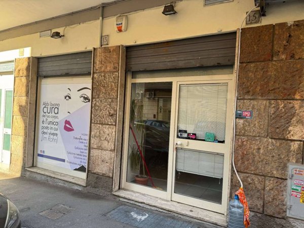 negozio in vendita a Roma in zona Prenestino-Centocelle