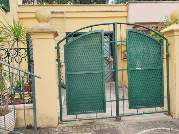 appartamento in vendita a Roma in zona Ostiense