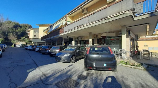 locale commerciale in vendita a Roma in zona Aurelio