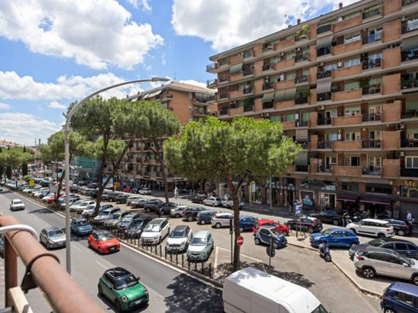 appartamento in vendita a Roma in zona Appio Latino