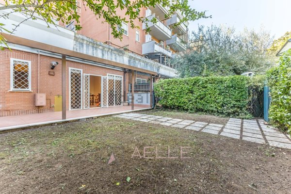 appartamento in vendita a Roma in zona Selva Candida
