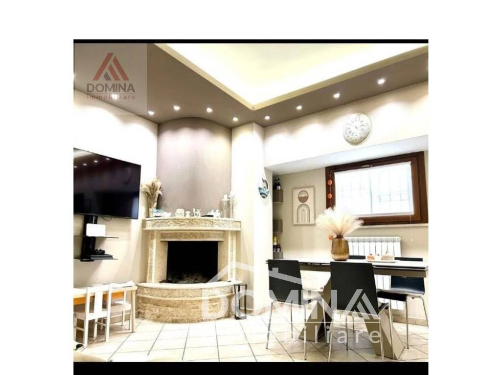 casa indipendente in vendita a Roma in zona Lunghezza