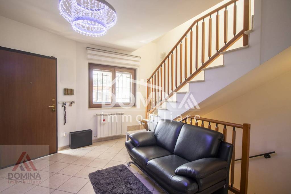 casa indipendente in vendita a Roma in zona Lunghezza