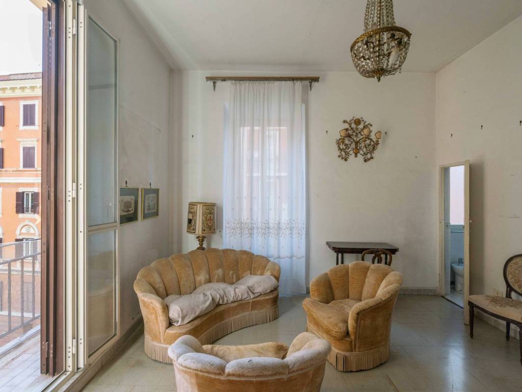 appartamento in vendita a Roma in zona Celio