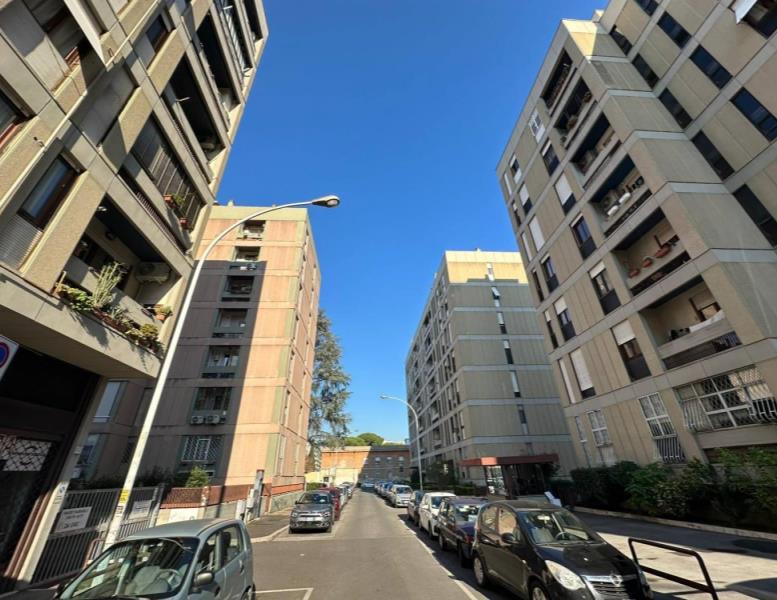 appartamento in vendita a Roma in zona Cinecittà