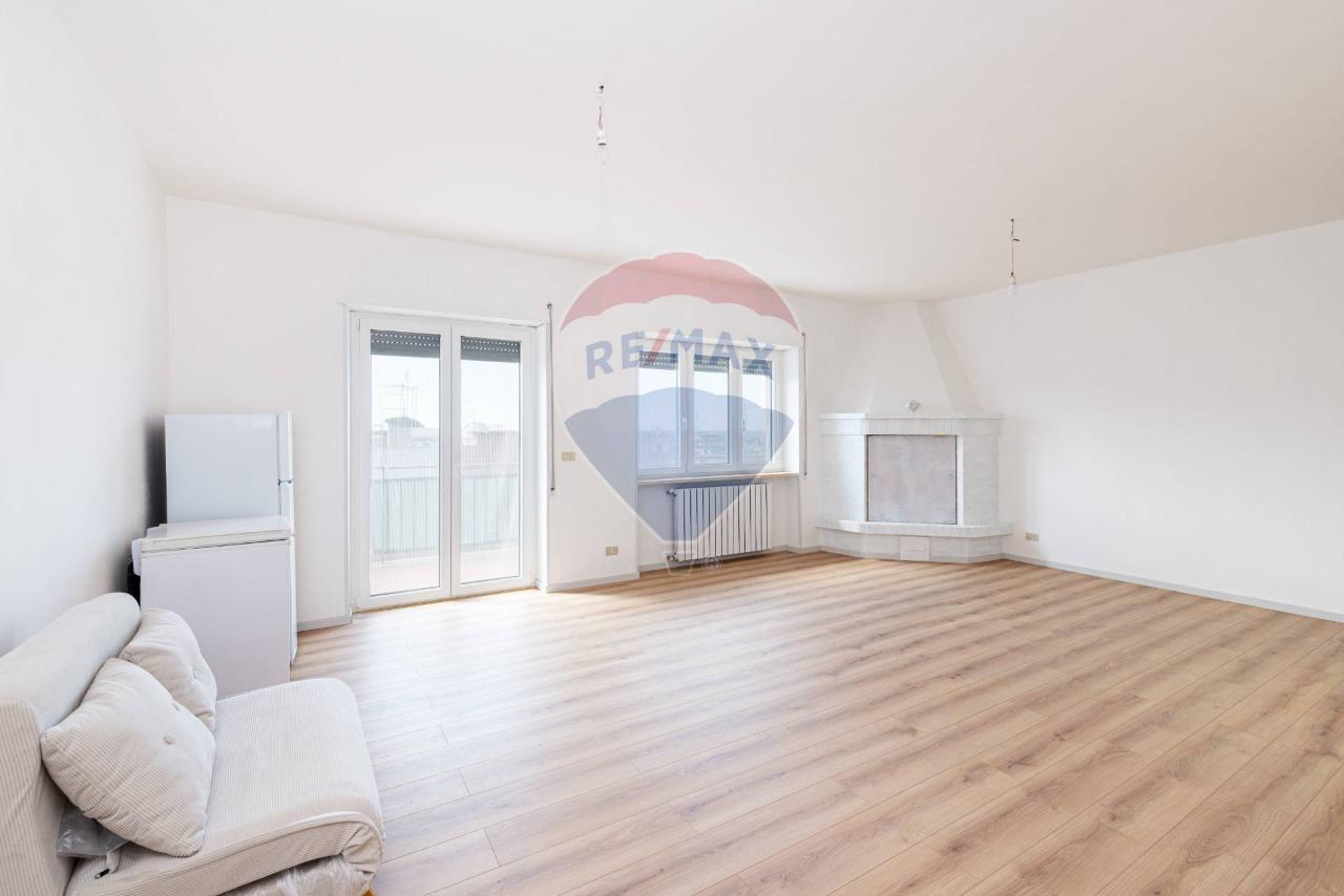 appartamento in vendita a Roma in zona Acilia