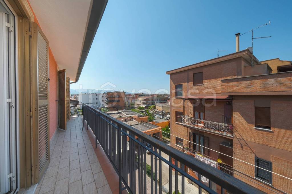 appartamento in vendita a Roma in zona Borghesiana