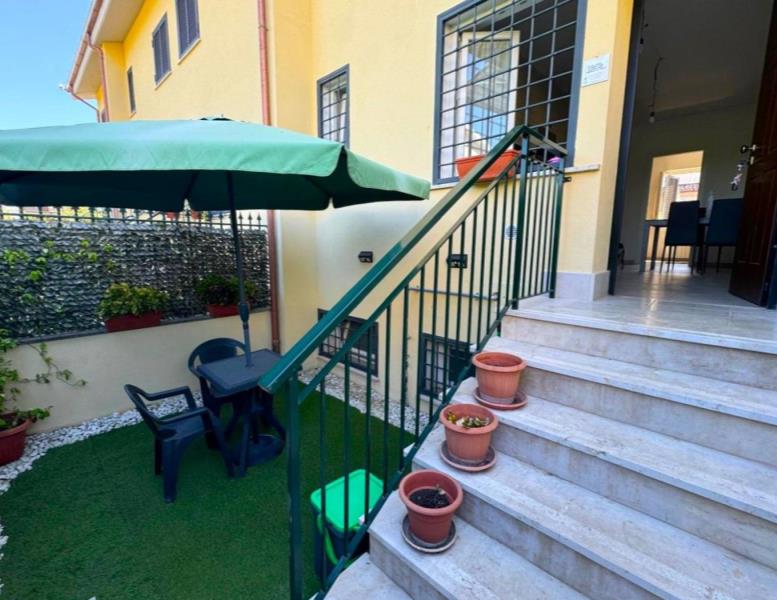 casa indipendente in vendita a Roma in zona Ponte di Nona