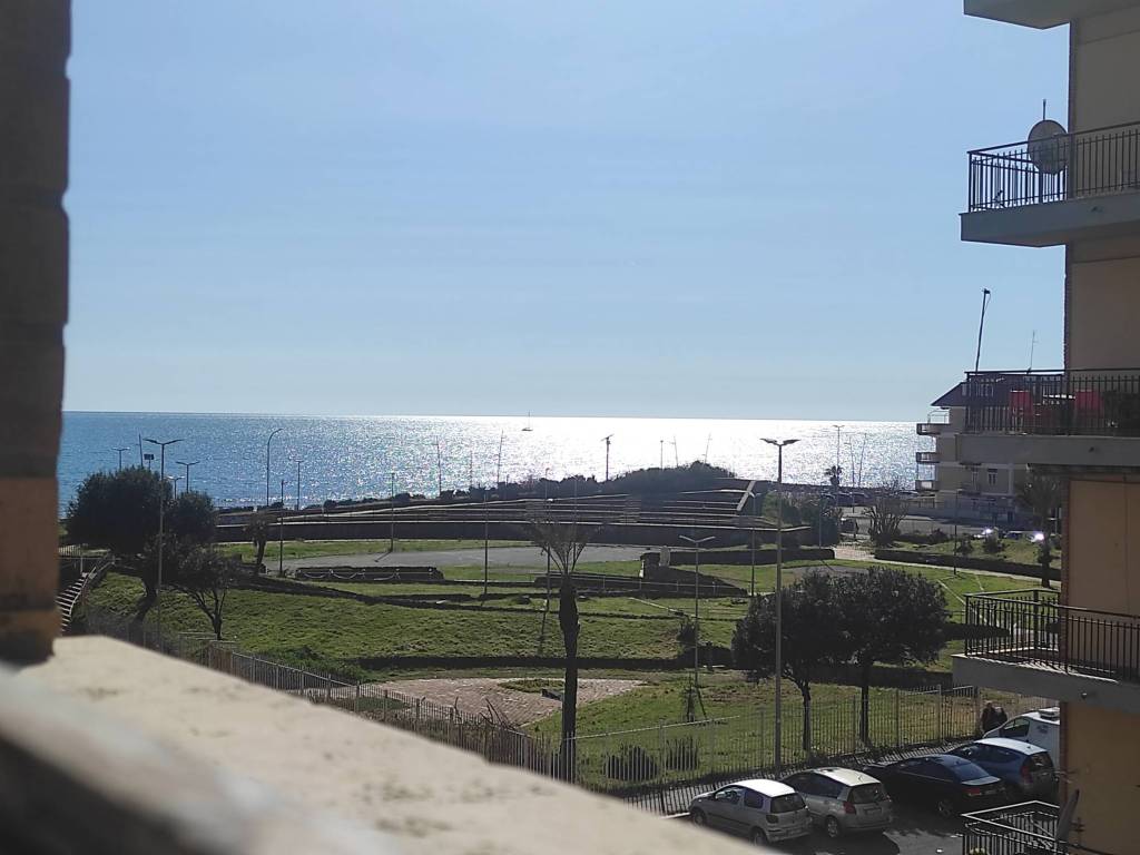 appartamento in vendita a Roma in zona Ostia