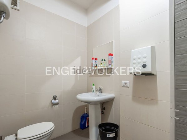 ufficio in vendita a Roma in zona Torrino