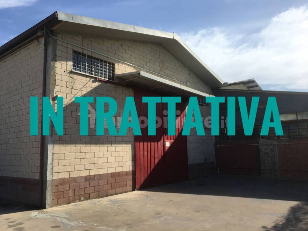 locale commerciale in vendita a Roma in zona Sette Bagni