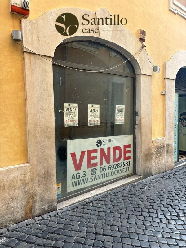 locale commerciale in vendita a Roma in zona Campo Marzio