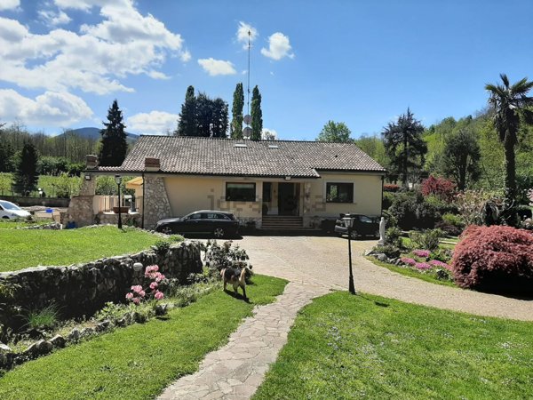 casa indipendente in vendita a Roma in zona Casal Morena