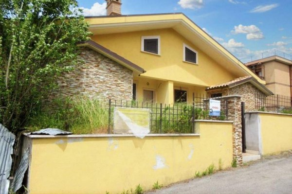 casa indipendente in vendita a Roma in zona Torre Gaia