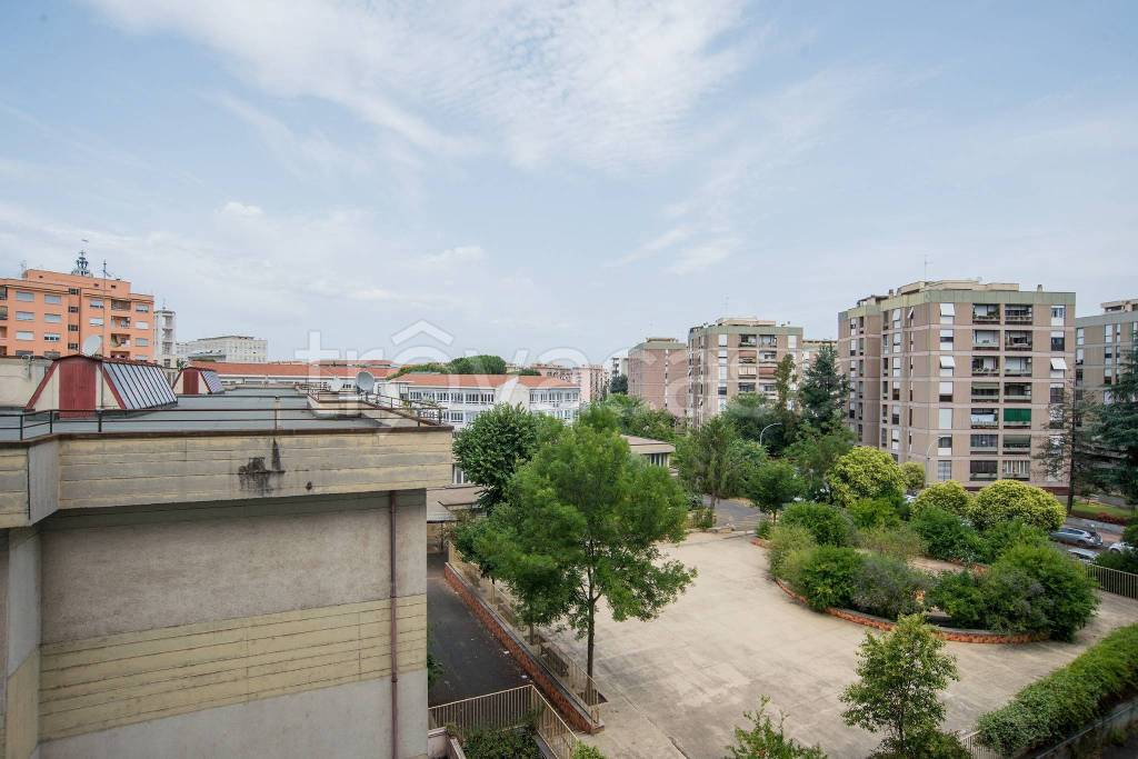 appartamento in vendita a Roma in zona Cinecittà