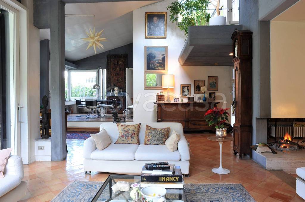 casa indipendente in vendita a Roma