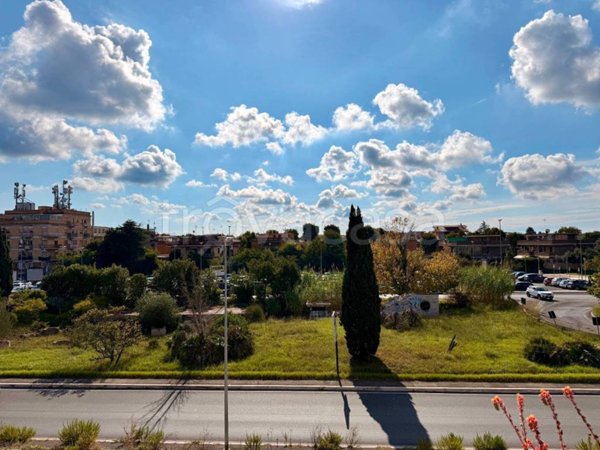appartamento in vendita a Roma in zona Acilia